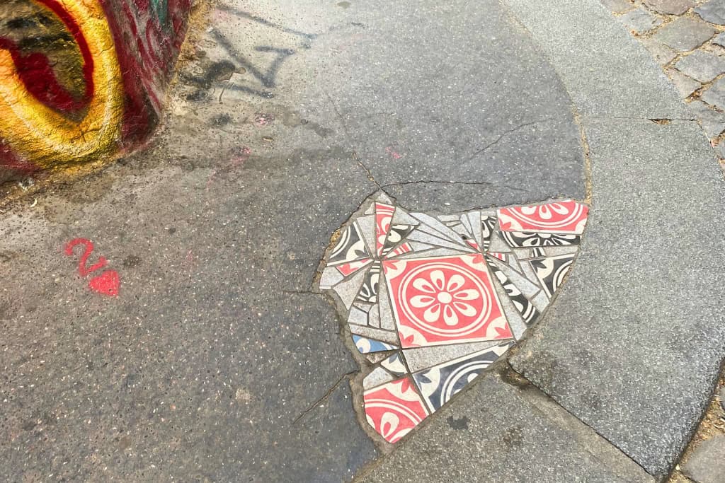 Lyon sidewalk art