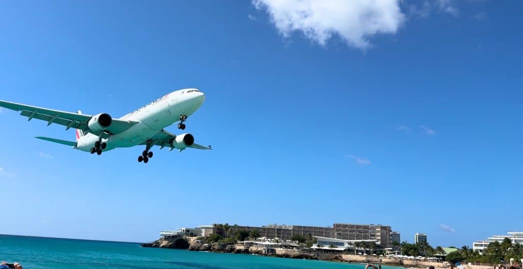 Air France plane landing at Maho Beach