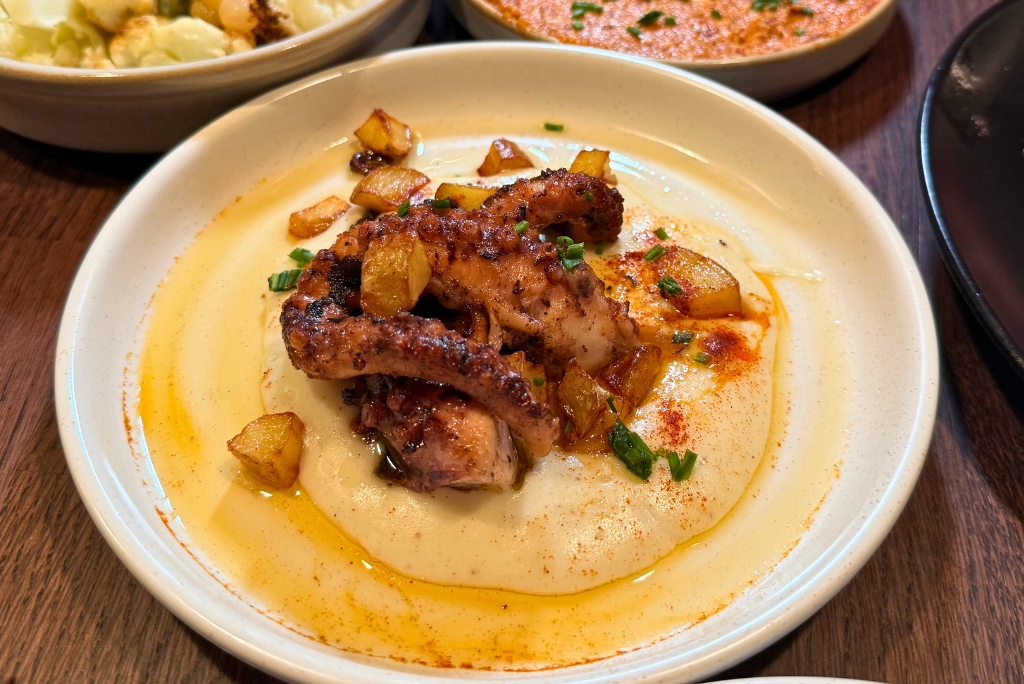 Photo of octopus (pulpo) at Rojo